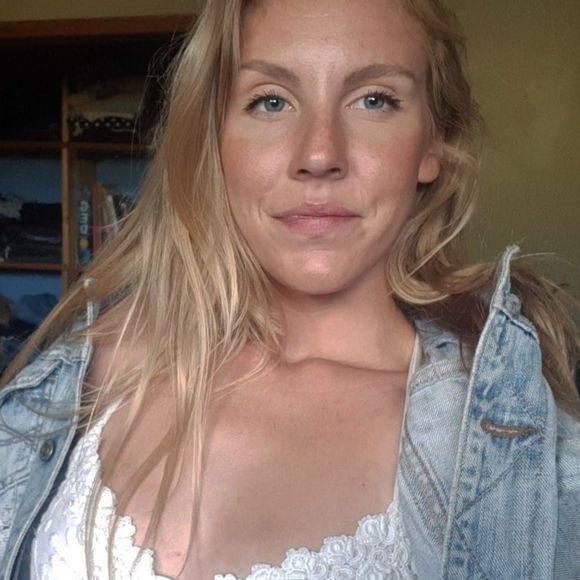 Meet your Posher, Bailey - Picture 1 of 1